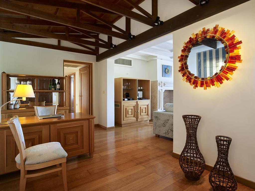 Knossos Royal Villas Херсониссос Экстерьер фото